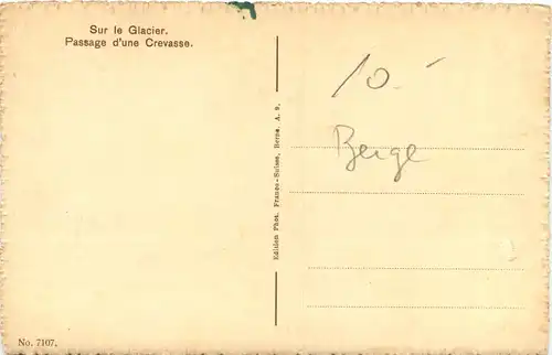 Schweiz - Bersteigen - Überschreitung einer Gletscherspalte -691078