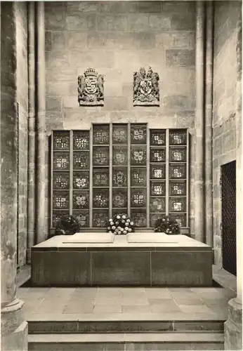 Marburg - Hindenburg-Gruft -692566