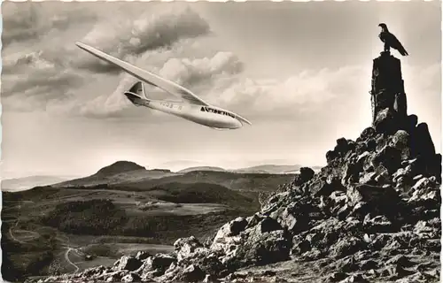 Rhön - Wasserkuppe mit Segelflugzeug -552024