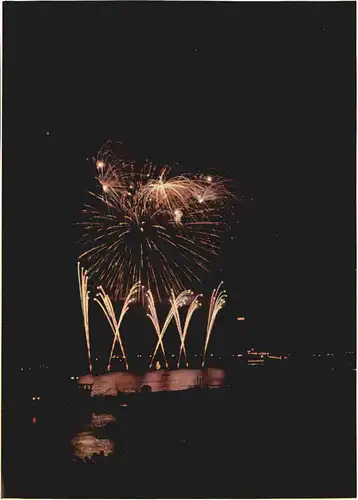 Köln-Deutz, Grosses Feuerwerk im Rheinpark -552188