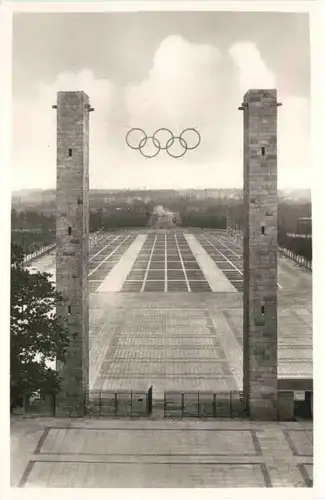 Berlin, Reichssportfeld, Blick durch das Osttor -552952