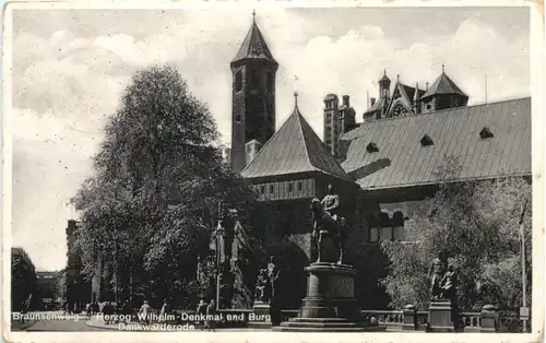 Braunschweig - Herzog Wilhelm Denkmal -695678