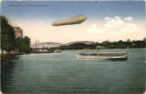 Spandau - Eiswerderbrücke mit Zeppelin -696062