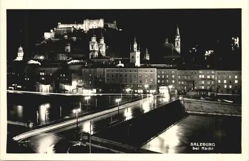 Salzburg bei Nacht -698212