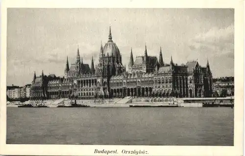 Budapest - Orszaghaz -698214