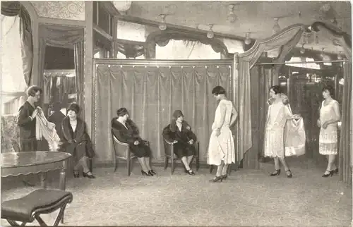 Paris - A presentation of Models -698272