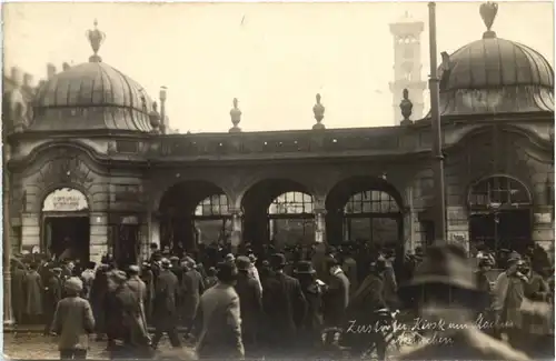 München - Zerstörter Kiosk am Stachus -701160