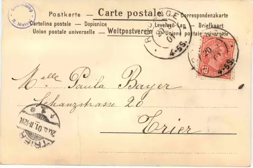 Frau mit Buch -701366