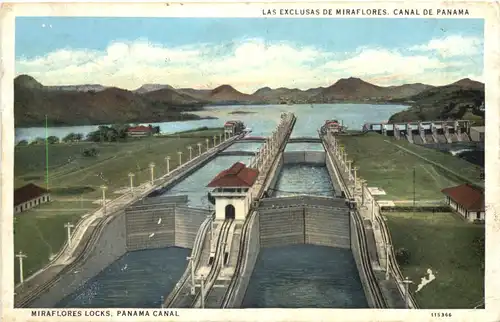 Panama - Canal - Miraflores Locks -702810