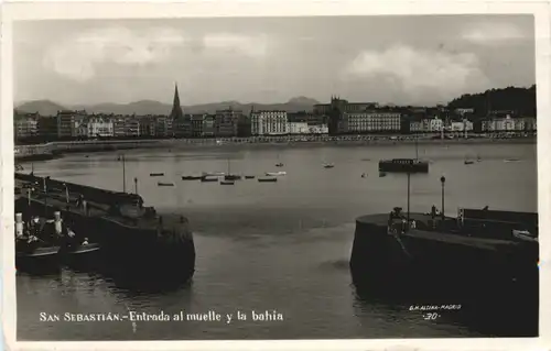 San Sebatian - Entrada al muelle y la bahia -703532