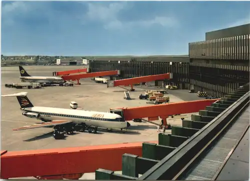 Flughafen - Hannover -704148