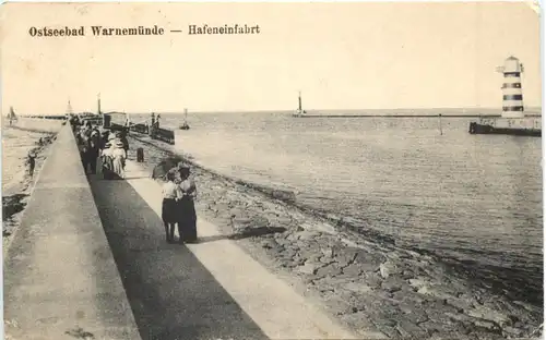 Ostseebad Warnemünde - Hafeneinfahrt -705930