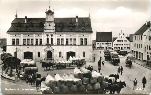 Hopfenmarkt in Wolnzach Hallertau -706984