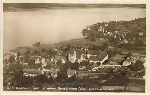 Insel Reichenau mit der ehem. Benediktiner Abtei vom Flugzeug -708630