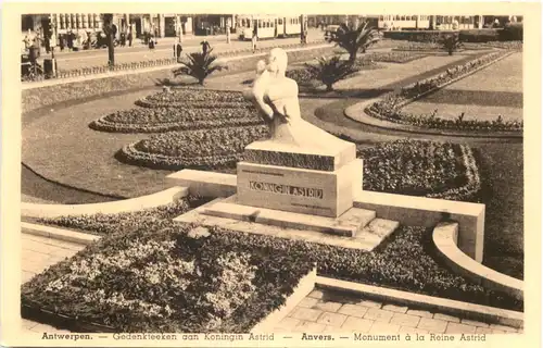 Antwerpen - Gedenkteeken aan Koningin Astrid -711550