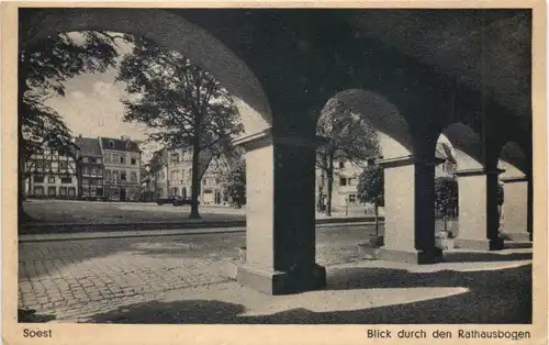 Soest - Blick durch den Rathausbogen -715490