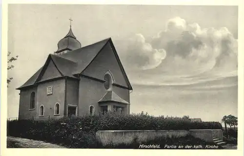 Hirschfeld Hunsrück- Partie an der kath. Kirche -715978