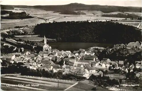 Ulmen Eifel mit Maar -717882