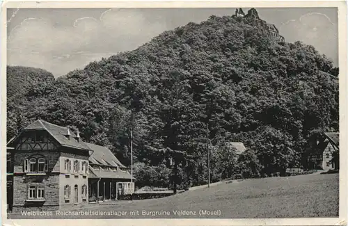 Weibliches Reichsarbeitsdienstlager mit Burgruine Veldenz Mosel -718356