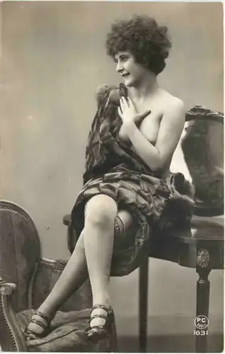 Erotik - Frau auf Stuhl -721484