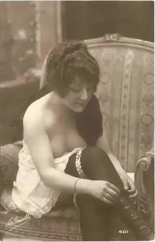 Erotik - Frau mit Strümpfen -721428