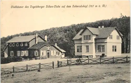 Clubhäuser des Vogelsberger Höhen clubs auf dem Hoherodskopf -723014