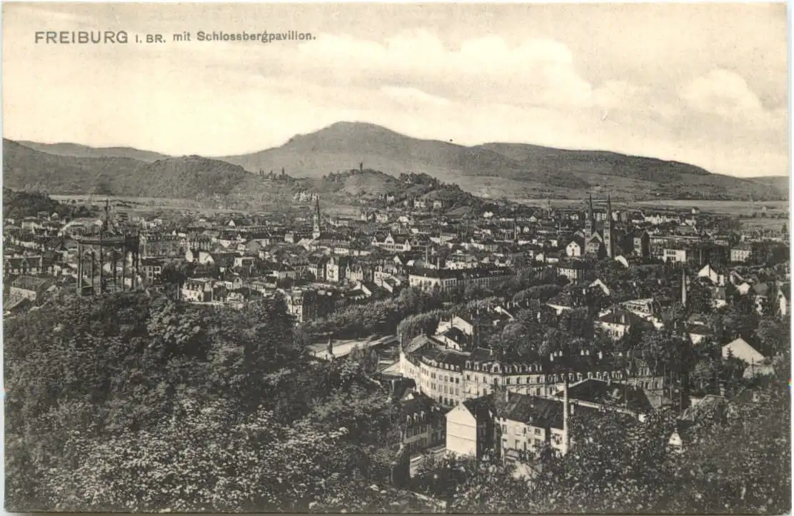 Freiburg mit Schlossbergpavillon -554582