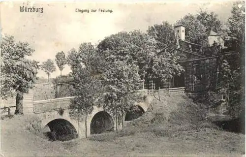 Würzburg - Eingang zur Festung -734466