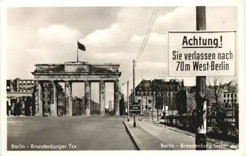 Berlin - Brandenburger Tor - Mauer -735500