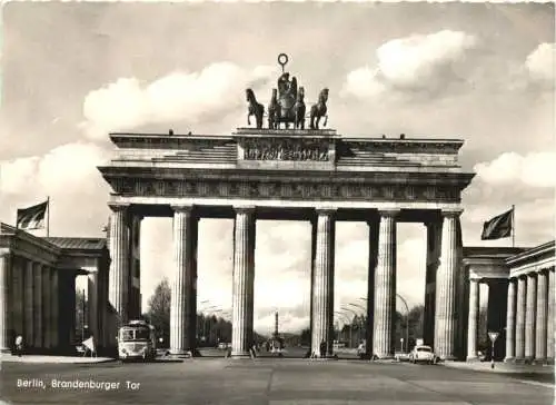 Berlin - Brandenburger Tor -736110