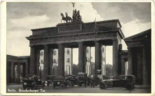 Berlin - Brandenburger Tor -736044