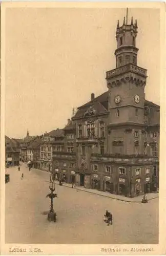 Löbau in Sachsen - Rathaus mit Altmarkt -739856
