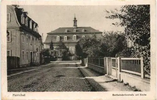 Herrnhut in Sachsen - Berthelsdorferstraße mit Kirche -740036