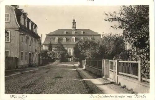 Herrnhut in Sachsen - Berthelsdorferstraße mit Kirche -740032