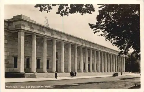 München - Haus der Deutschen Kunst -740880