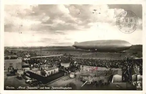 Berlin - Graf Zeppelin auf dem Zentralflughafen -742836