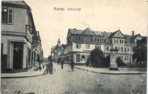 Hanau am Main - Fahrstraße -744358