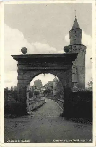 Idstein im Taunus - Durchblick am Schlosspartal -751024