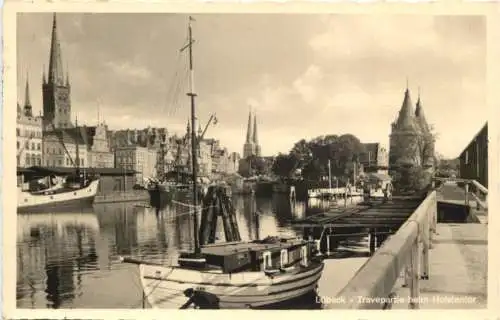 Lübeck - Travepartie beim Holstentor -753374