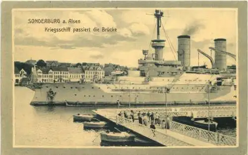 Sonderburg - Kriegsschiff passiert die Brücke -755906