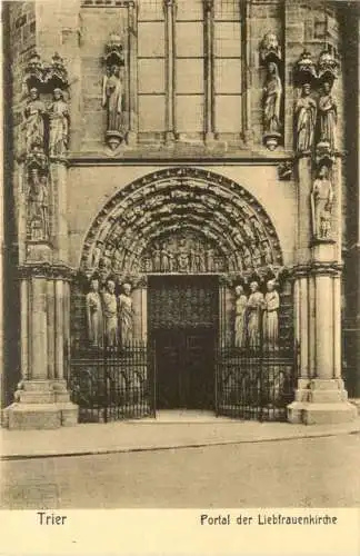 Trier - Portal der Liebfrauenkirche -760348