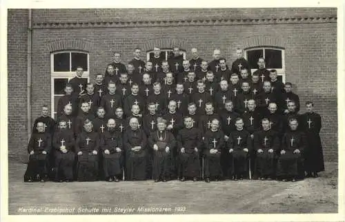 Kardinal Erzbischof Schulte mit Steyler Missionaren 1933 -762686