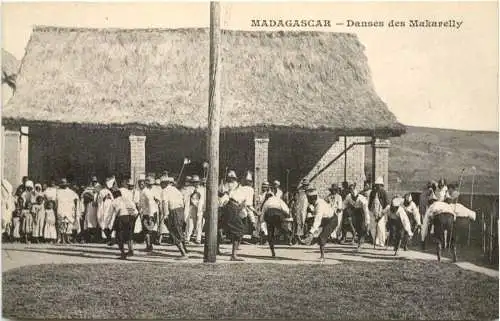 Madagascar - Danses des Makarelly -764488