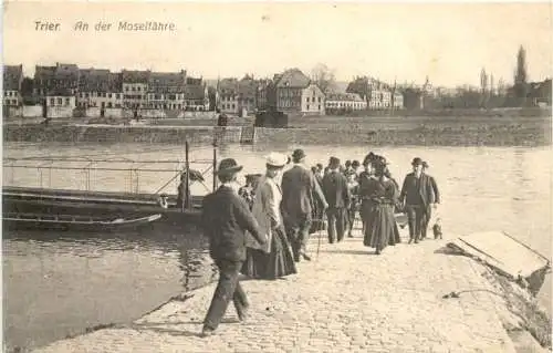 Trier - An der Moselfähre -773036