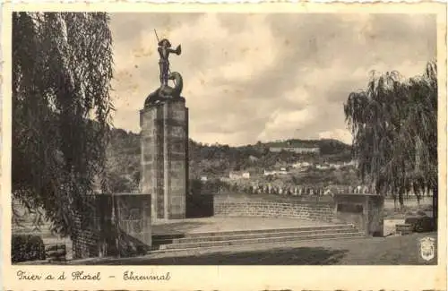 Trier - Ehrenmal -773586