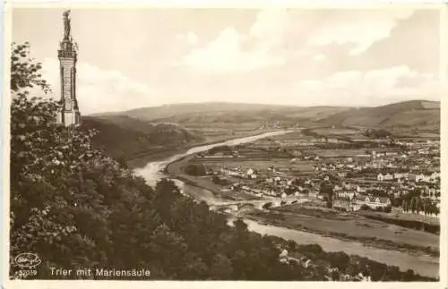 Trier mit Mariensäule -773898