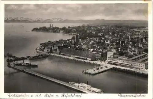 Friedrichshafen. Bad Hafen Hafenbahnhof Flugzeugaufnahme -555672