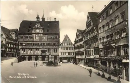 Tübingen, Marktplatz mit Rathaus. -556278