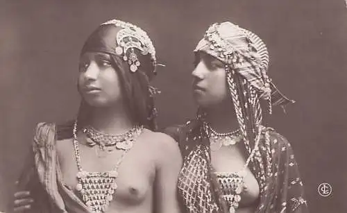Egypte. Etude de nu. Deux Élégantes aux bijoux. Tirage -793002