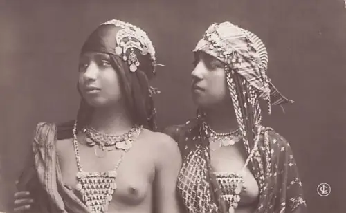 Egypte. Etude de nu. Deux Élégantes aux bijoux. Tirage -793002